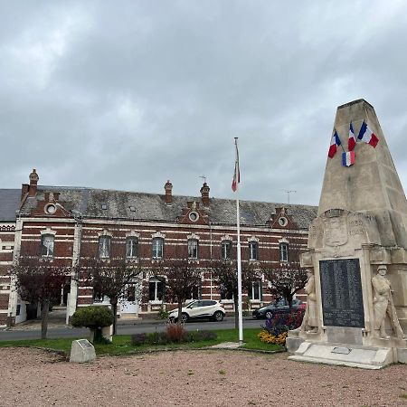 Le Conde Hotel Montdidier  Buitenkant foto